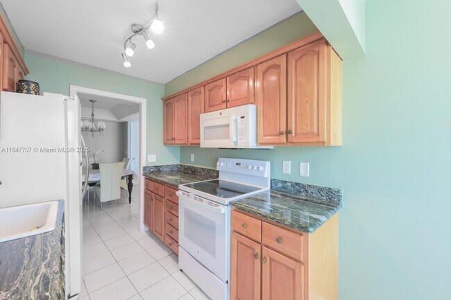 Building Photo - 3590 S Ocean Blvd