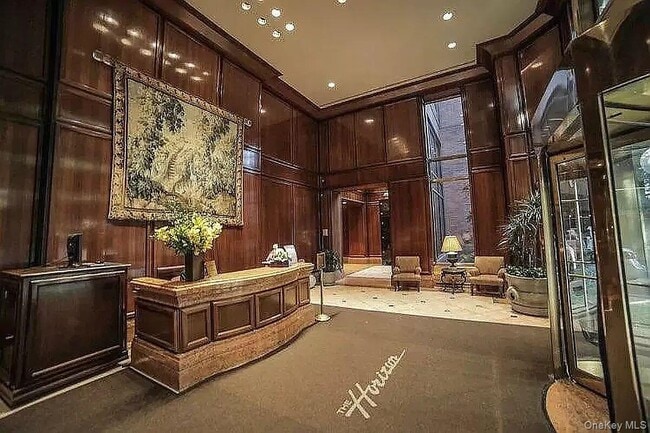 Building Photo - 415 E 37th St