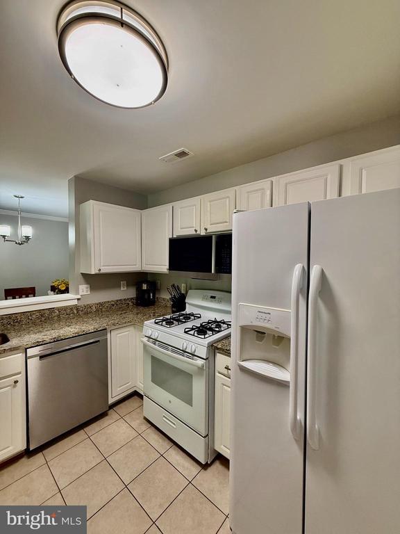 Building Photo - 18825 Sparkling Water Dr