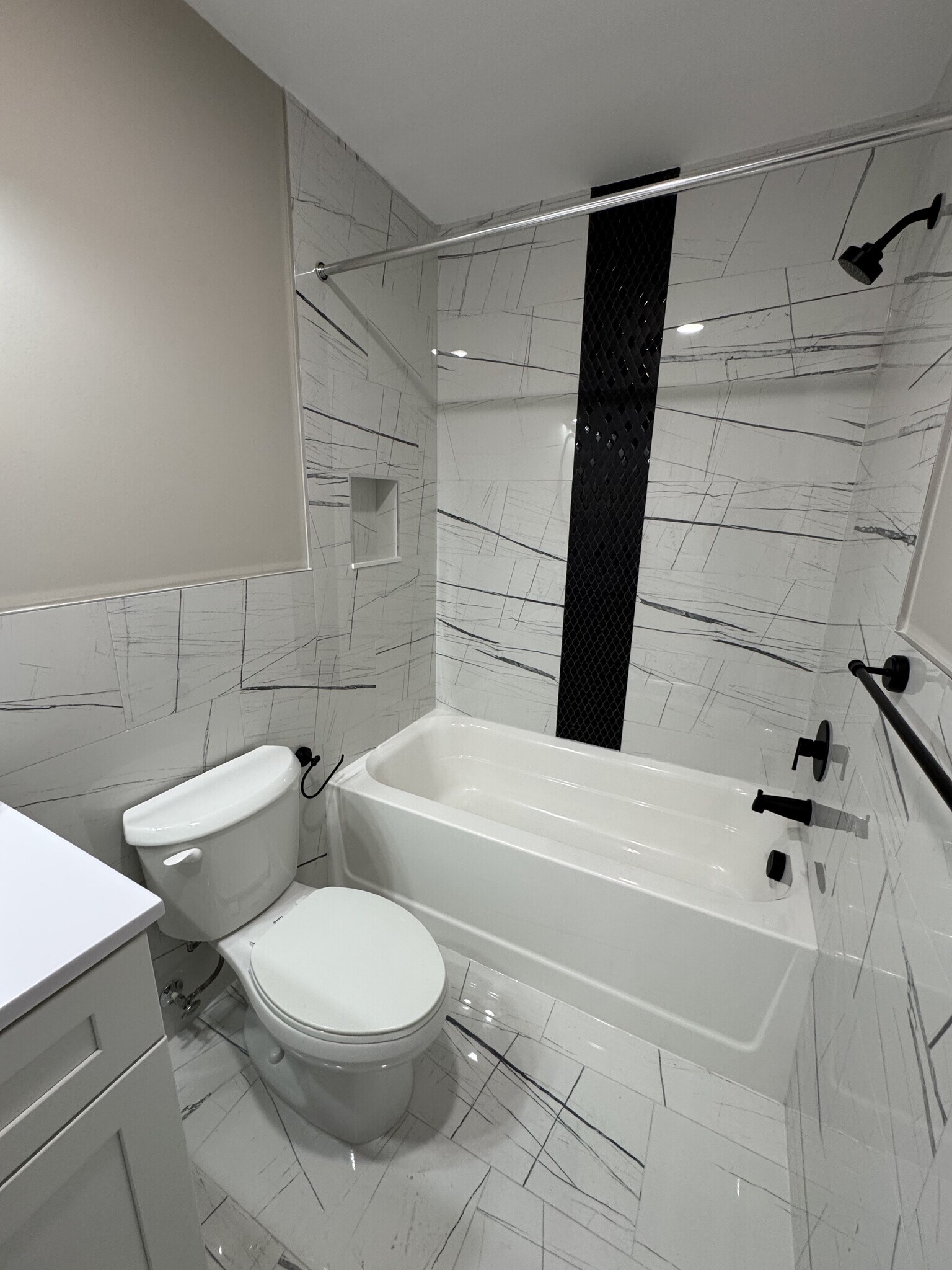 Building Photo - 515 Walnut St