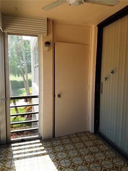 Building Photo - 1400 St Charles Pl