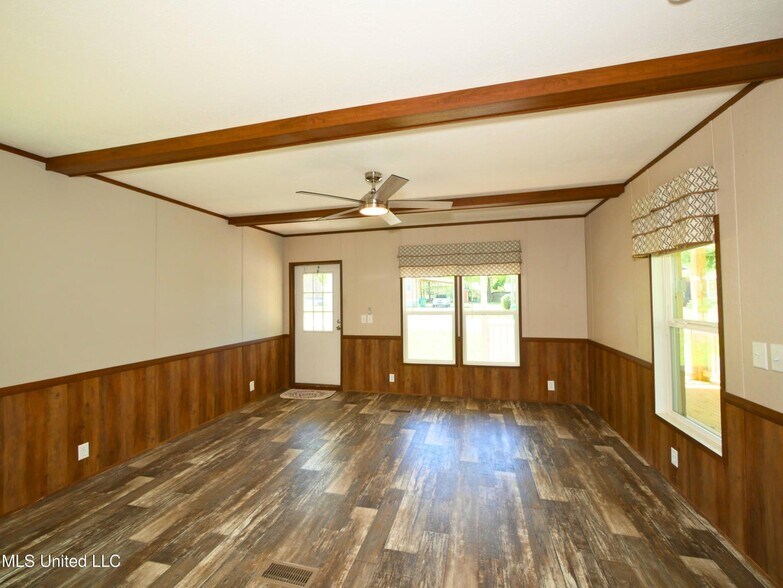 Building Photo - 10731 Lilinoe Way