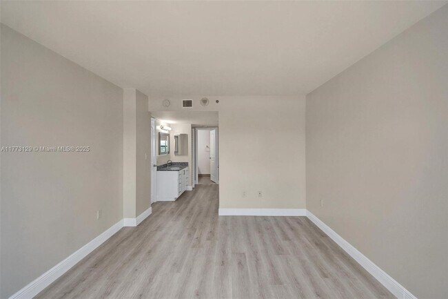 Building Photo - 1201 S Ocean Dr