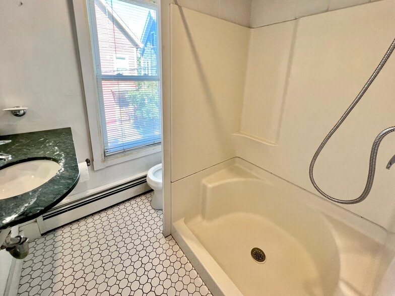 Building Photo - 32 Fairmont Ave