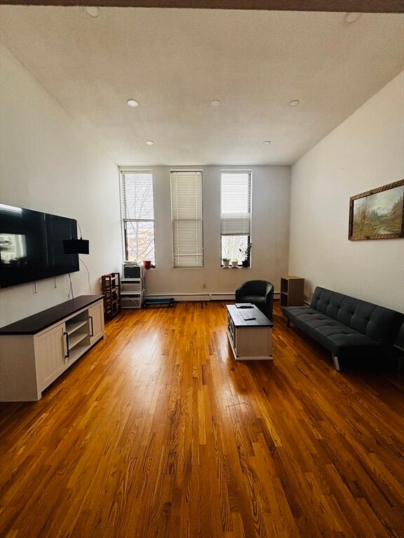 Building Photo - 60 Gibson St