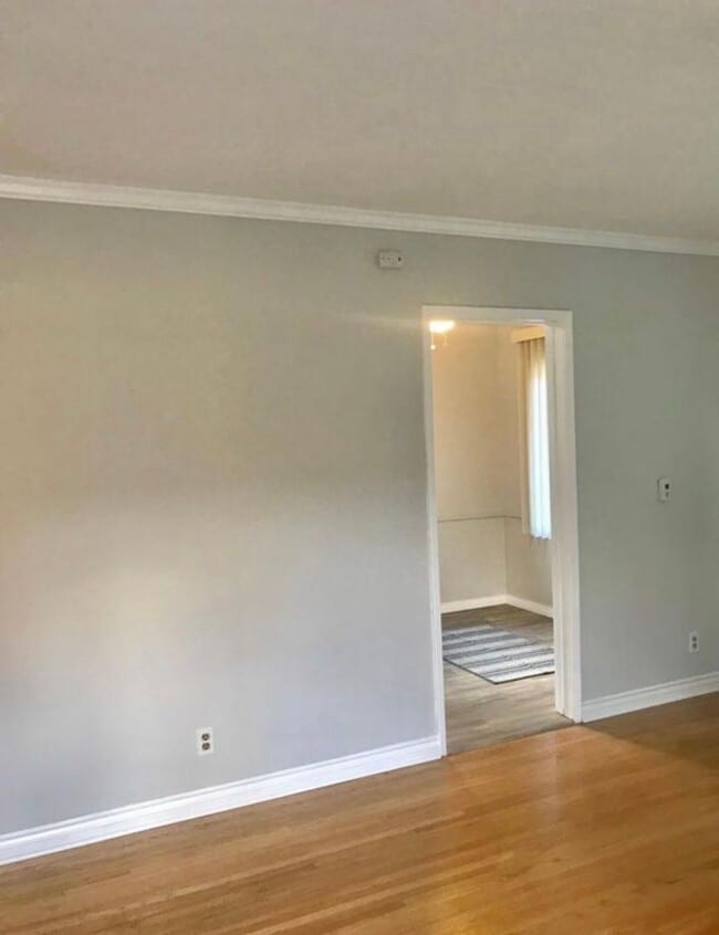 Building Photo - S-1216 -1222 West Victory Boulevard