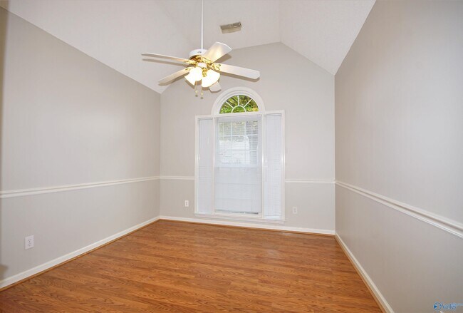 Building Photo - 115 Markum Ln