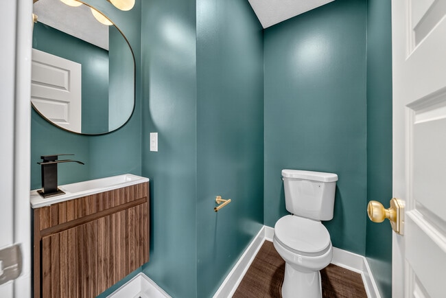 Building Photo - 2807 Beacon Ave