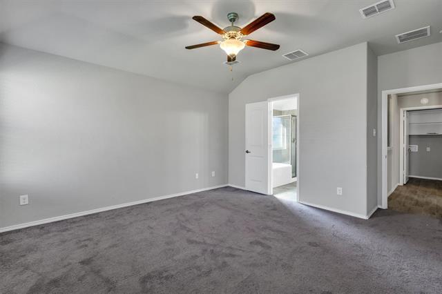 Building Photo - 4080 Serene Dr