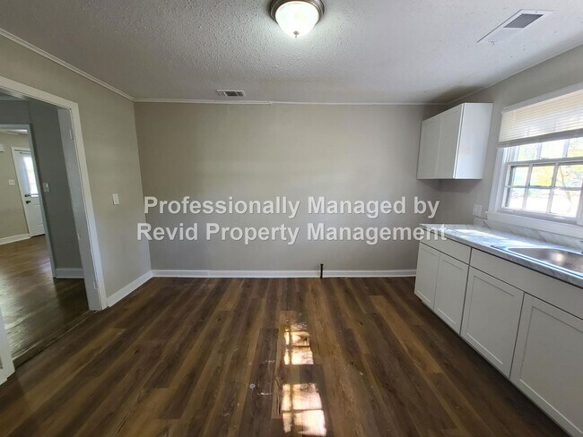 Building Photo - 1419 Depass Rd