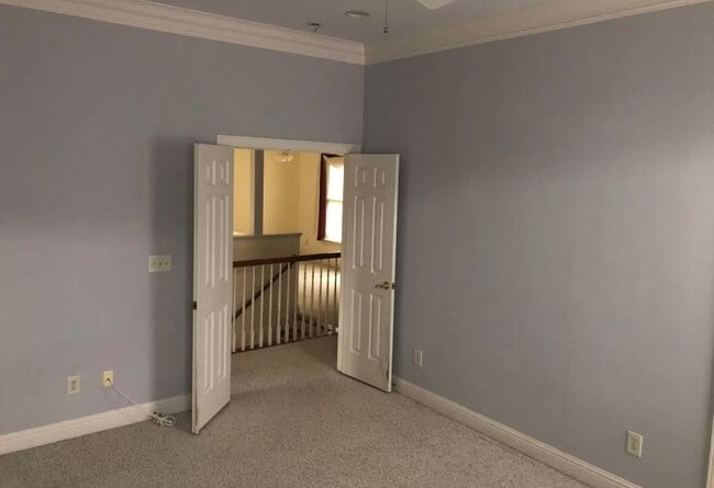 Building Photo - Green Hills Rental