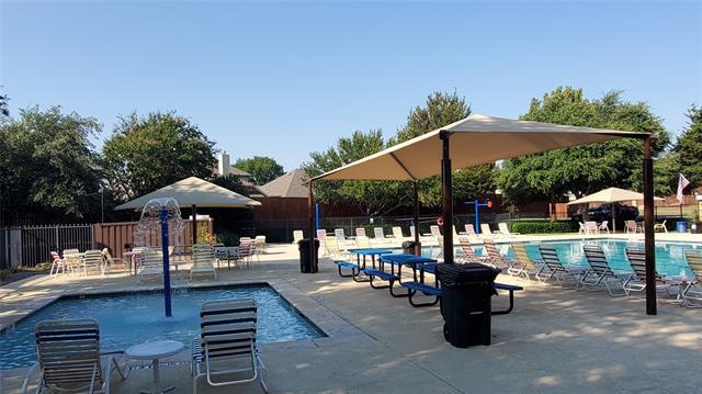 Building Photo - 3021 Sawgrass Dr