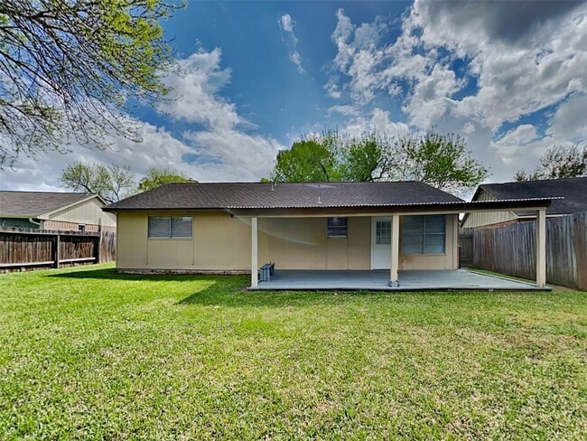 Building Photo - 14114 Fleur De Lis Blvd