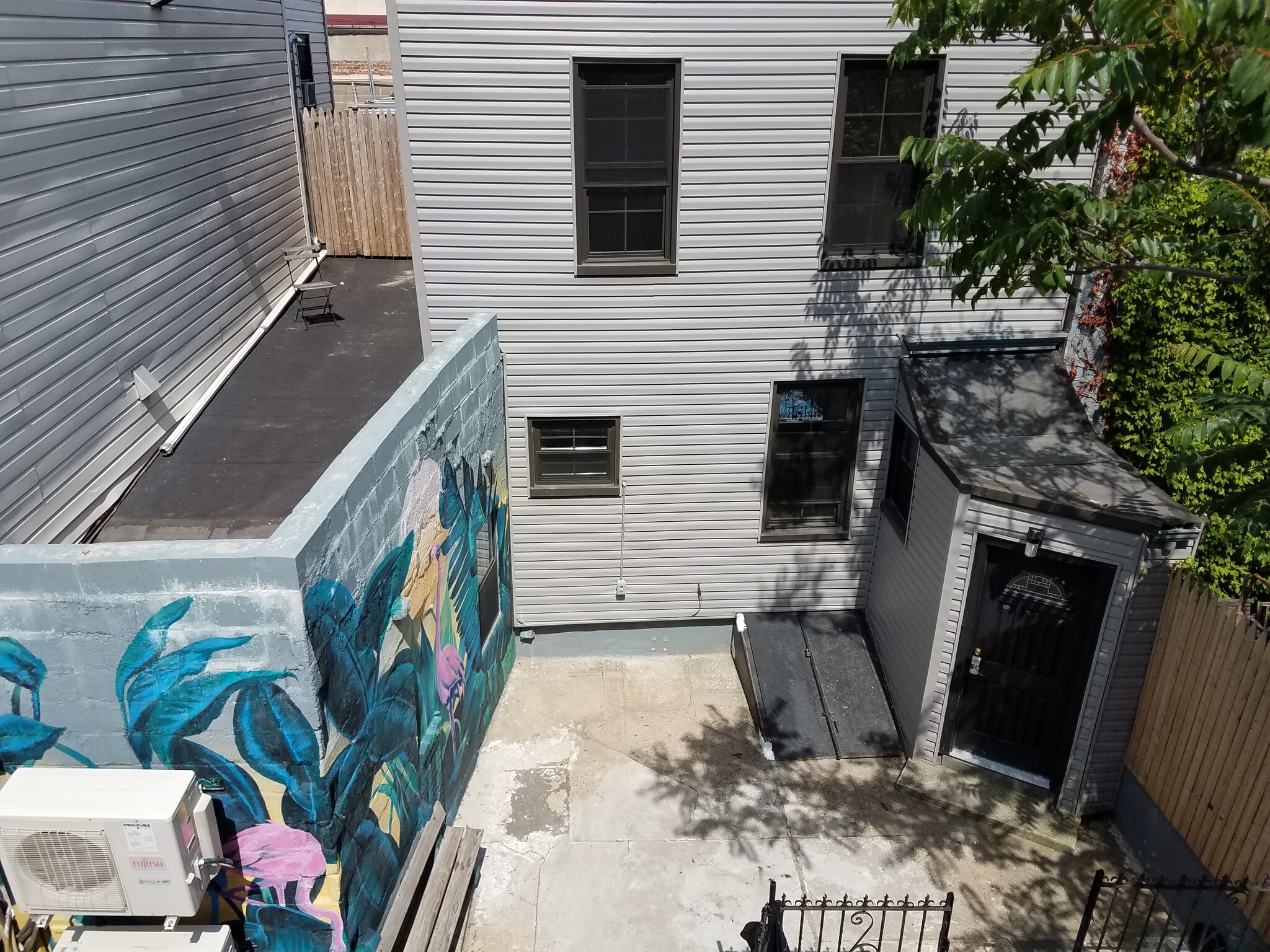 Apt 4 is on the 2nd fl of this house - 118 Kingsland Ave