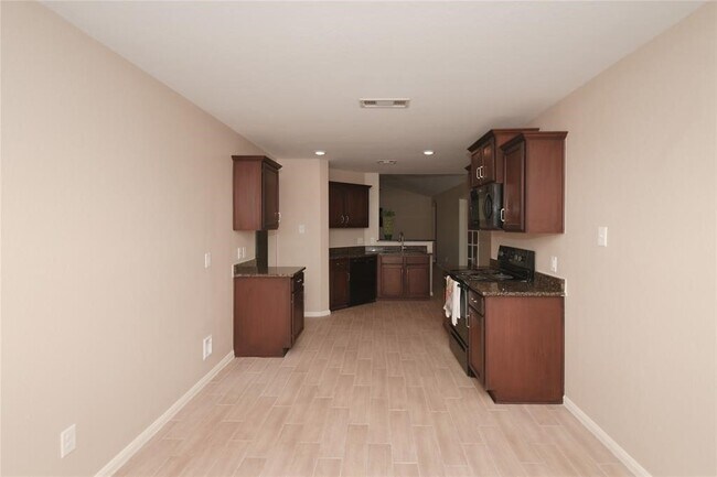 Building Photo - 1001 Strawberry Ridge Dr