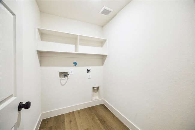 Building Photo - 4402 Twisting Pine Ct