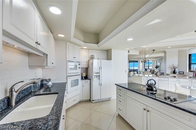 Building Photo - 6001 Pelican Bay Blvd