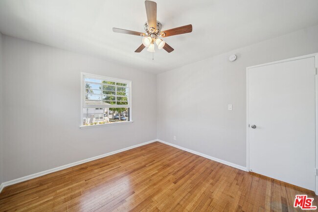 Building Photo - 5301 Vantage Ave