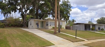 Building Photo - 1196 Fountainhead Dr