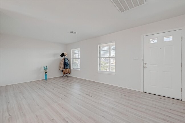 Building Photo - 1612 2nd St