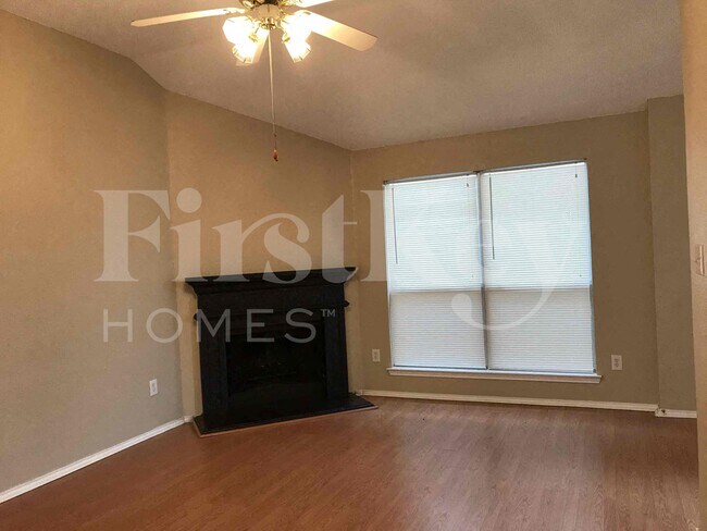 Building Photo - 10640 Towerwood Dr