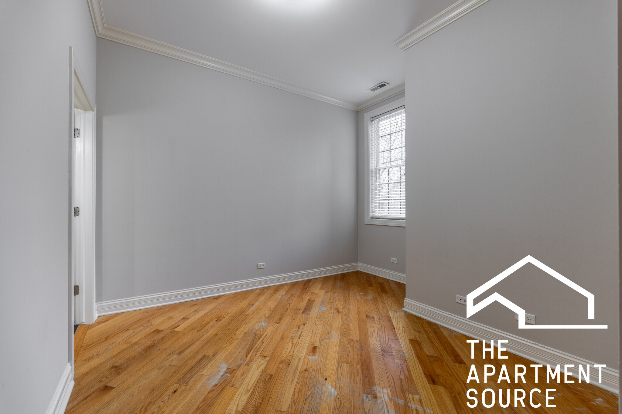 Building Photo - 2338 W Morse Ave