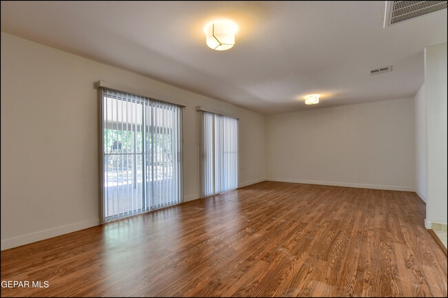 Building Photo - 3807 Waymore Dr