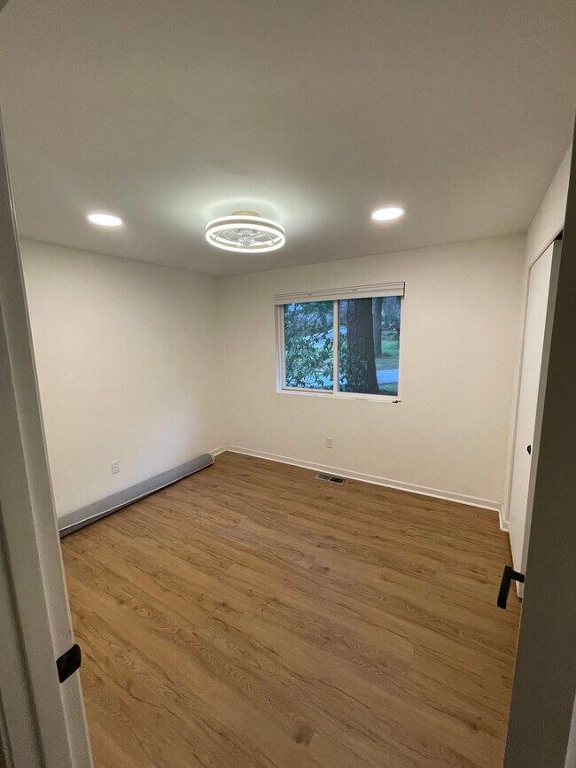 Building Photo - 1202 39th St