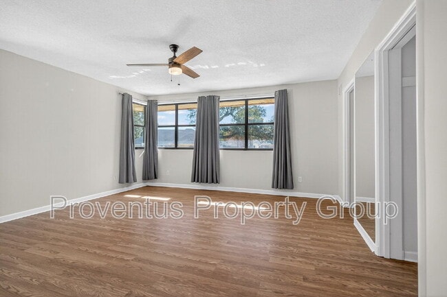 Building Photo - 8 Manor Dr