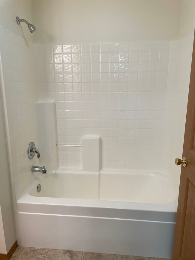 Building Photo - Lovely Single Level Home in Oak Harbor and...