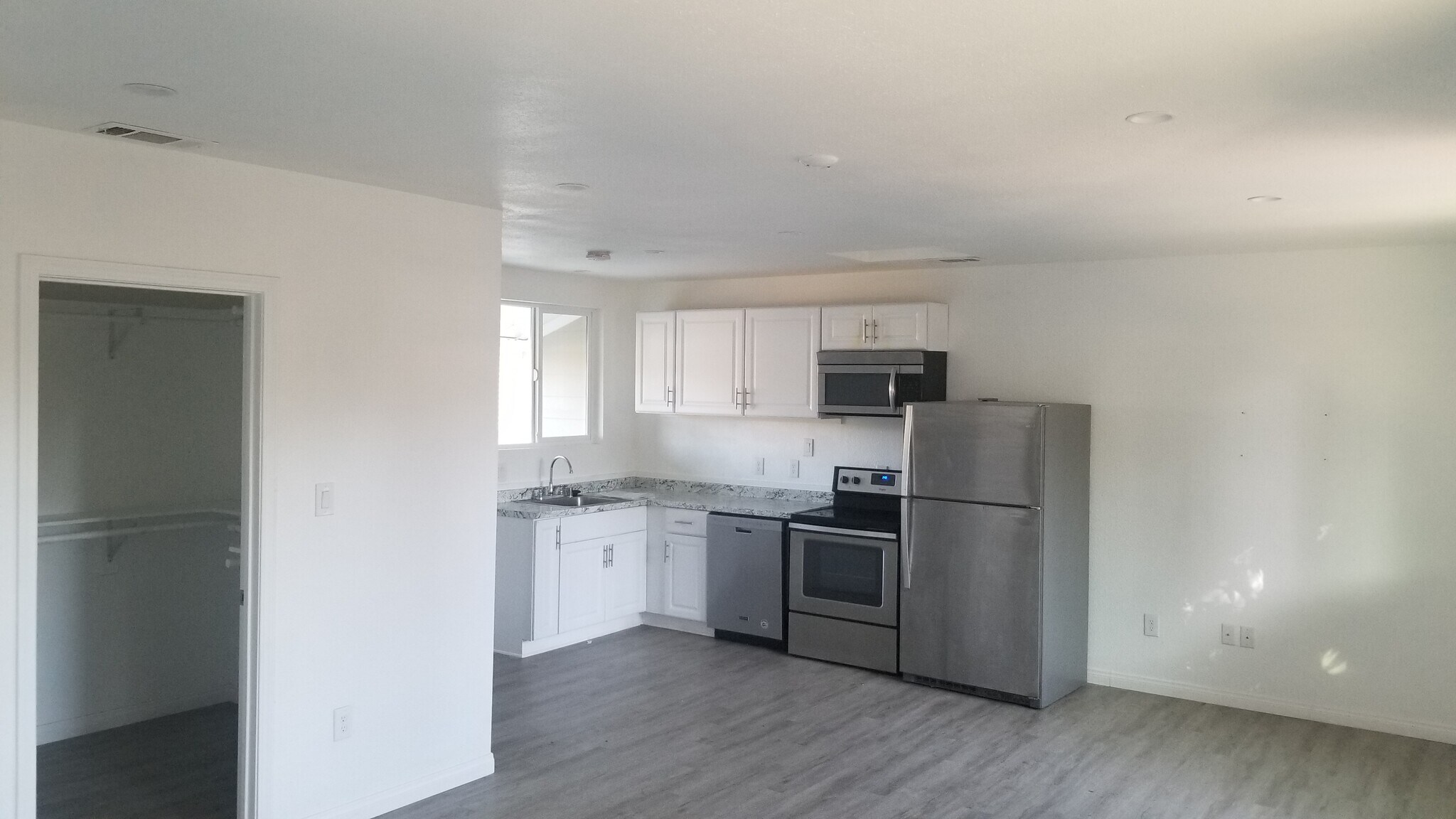 Building Photo - 8069 Darryl St