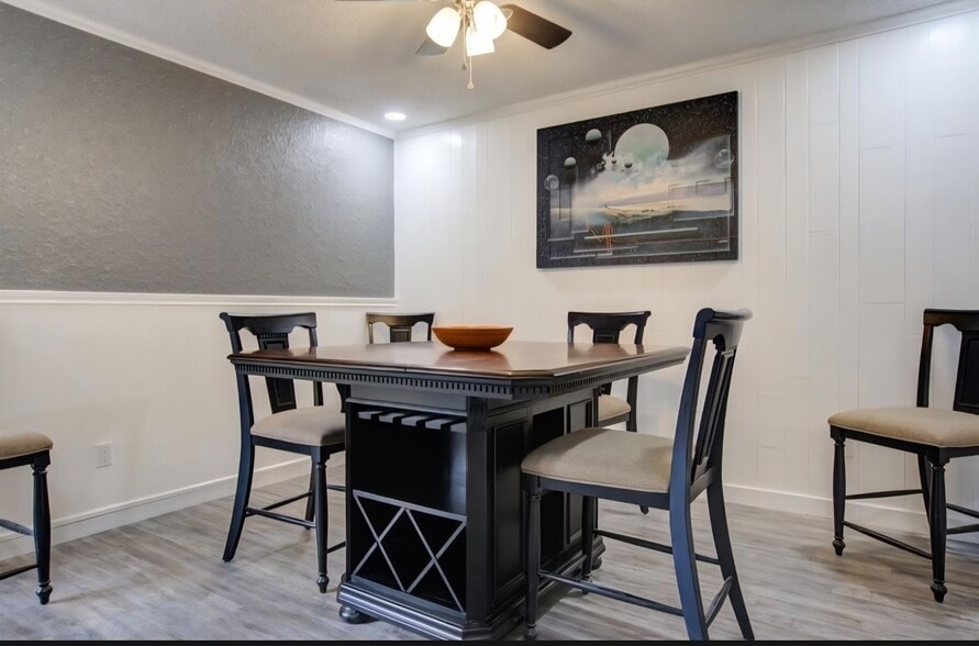 Building Photo - 306 Vale Ave