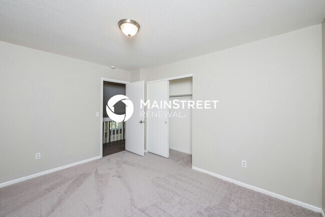 Building Photo - 4 Bedroom Pet-Friendly Home in Aurora, CO with Main Street Renewal