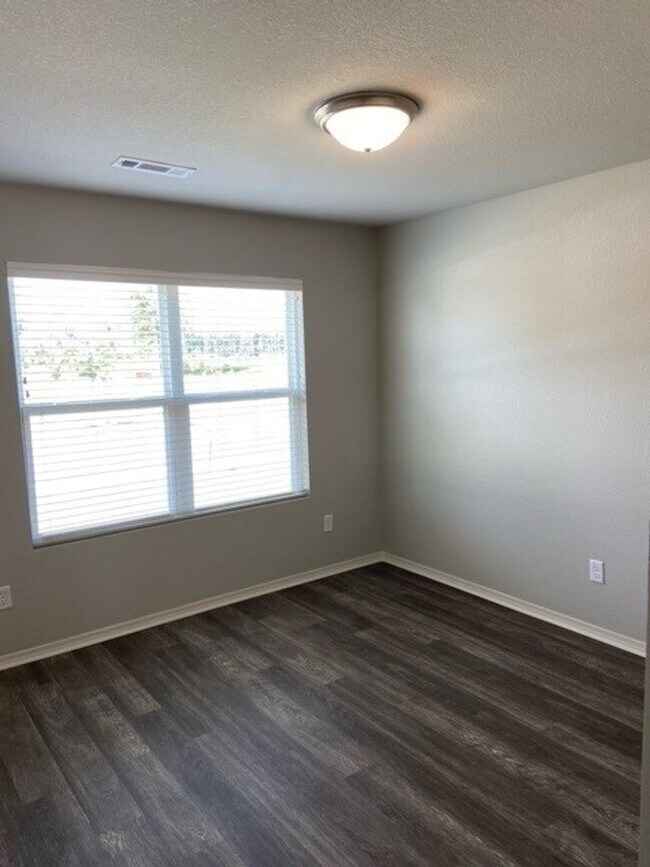 Building Photo - Four Bedroom | Two Bathroom Home in Woods ...