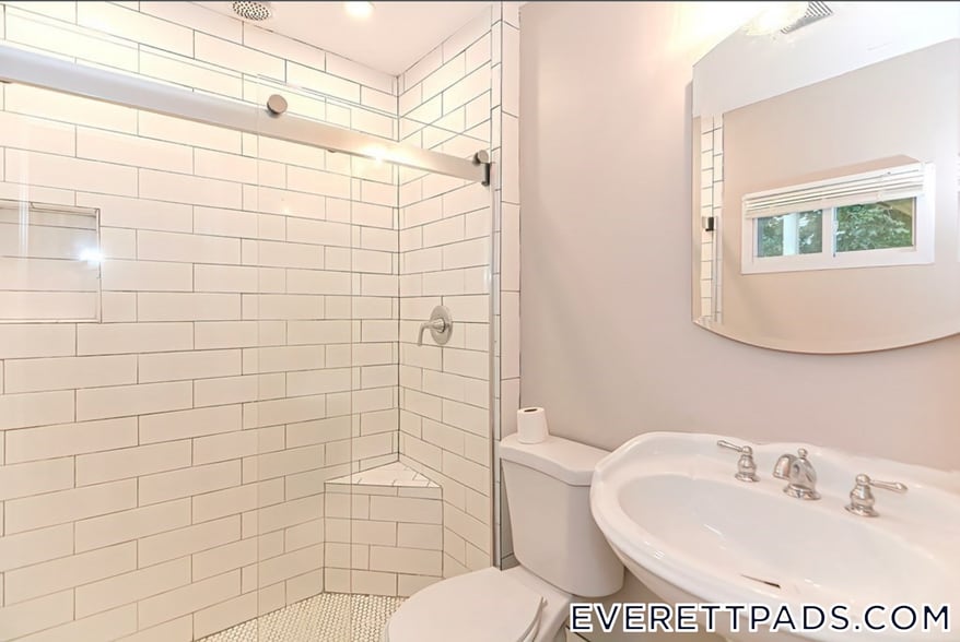 Building Photo - 134 Vine St