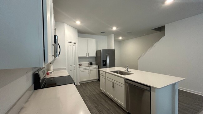 Building Photo - New construction!! Private Furnished Guest Suite & Office in NW Gainesville