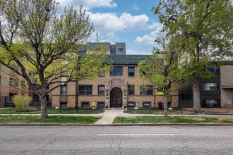 Building Photo - The Sylrose