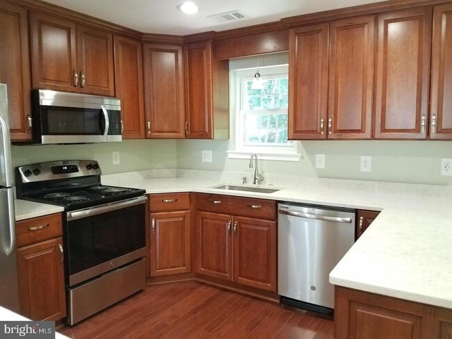 Building Photo - 5551 Winford Ct