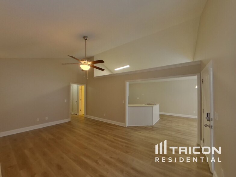Building Photo - 1003 Cambridge Oaks Dr