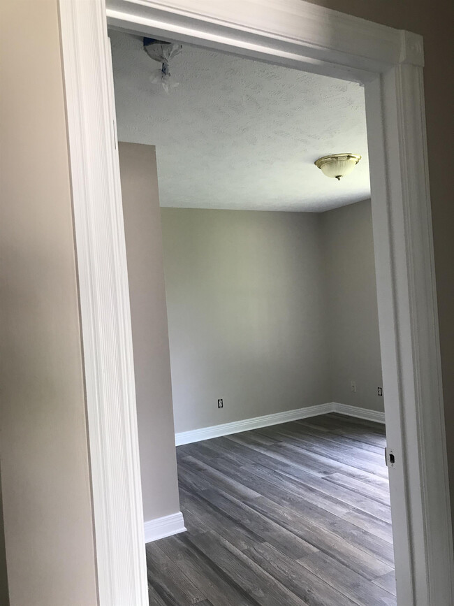Building Photo - 7878/7884 Andee Ln