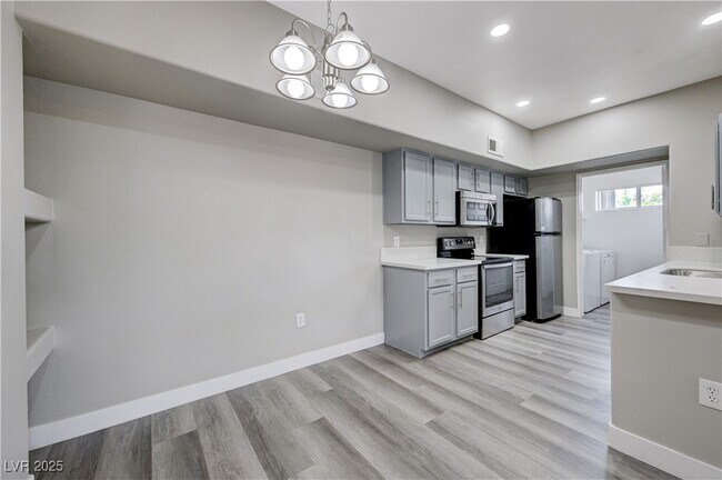 Building Photo - 2615 W Gary Ave