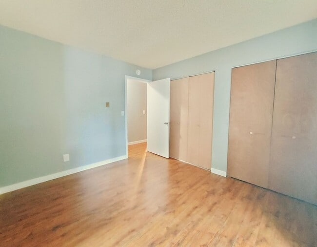 Building Photo - Ground Floor Two Bedroom!