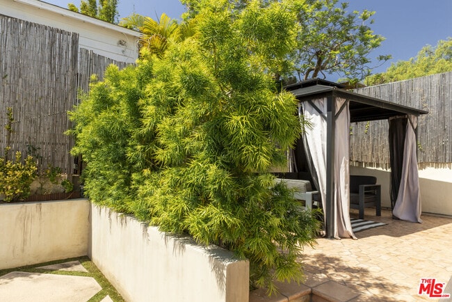 Building Photo - 501 Pier Ave