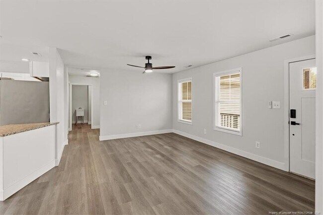 Building Photo - 170 Starlight Dr