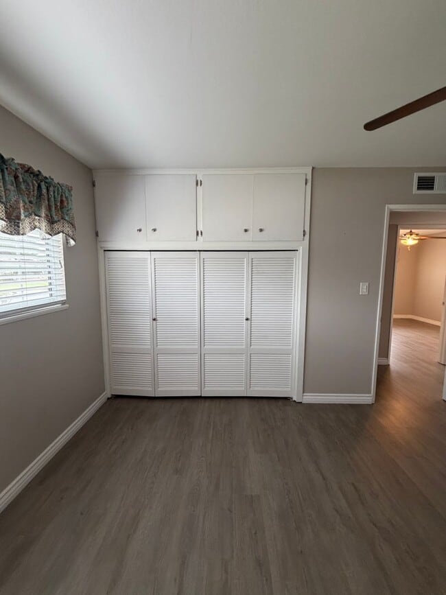 Building Photo - 4301 Skye Dr