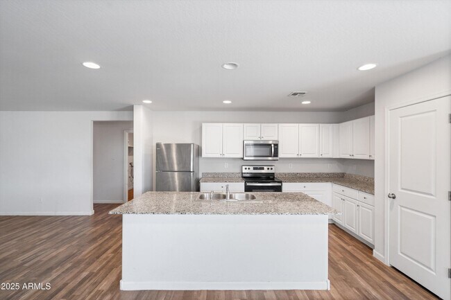 Building Photo - 2084 E Velvet Pl