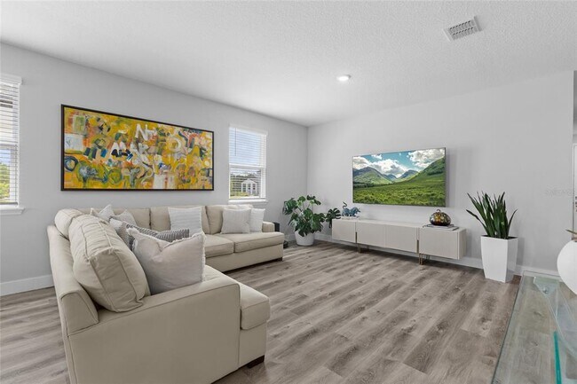 Building Photo - 2205 Broadbrook Dr
