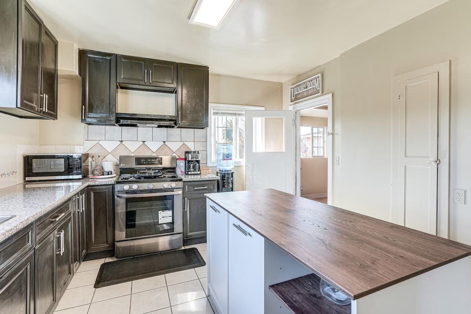 Building Photo - 1218 84th Ave