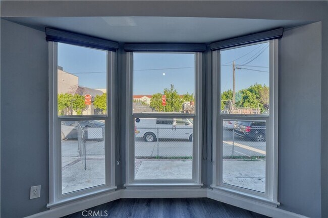 Building Photo - 127 S Townsend Ave