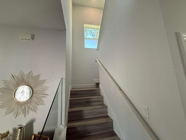 Building Photo - 408 N Finley Ave